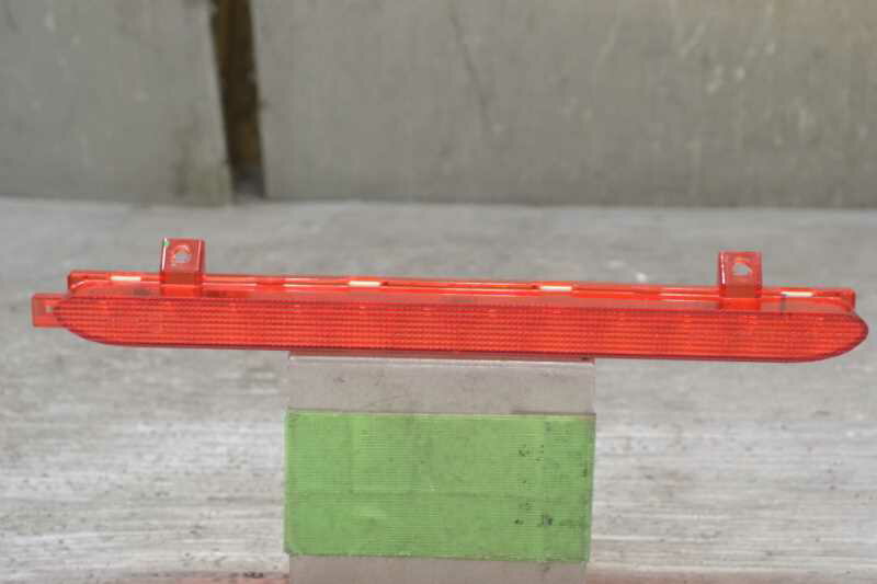 ミニワン R56(ME14) 純正 良品 取付OK 動作保証 ハイマウントストップランプ LED全点灯OK k071905 中古20230510