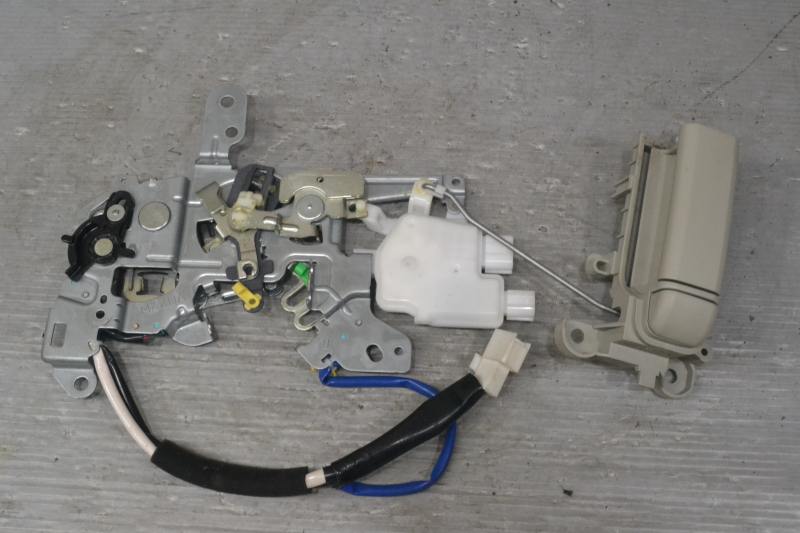 ビアンテ 前期(CCEFW) 純正 破損無 取付OK 動作保証 右リア ドアロック アクチュエーター インナーハンドル付 トリム CC9 / C275-72-380 K063614 中古20220921