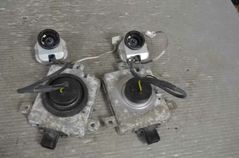 ワゴンR スティングレー SX 後期(MH22S) 純正 コイト 破損無 取付OK 動作保証 ヘッドライト バラスト付 左右 セット 右 左 100-59164 / 35120-58JC1 35320-58JC1 k075462 中古20230919(2)