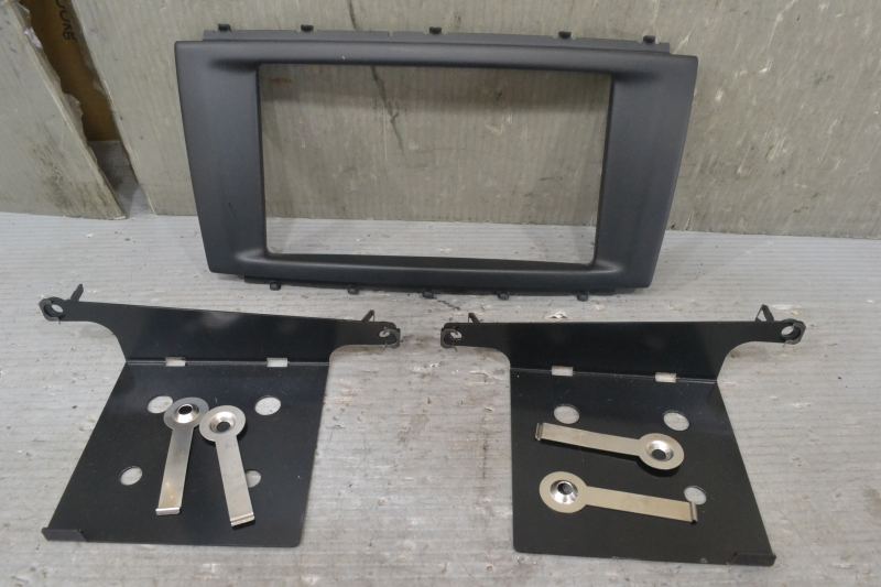 ベンツ C180 コンプレッサー 前期(203246) 純正 破損無 取付OK 2DIN ナビ オーディオパネル ステー付 K..