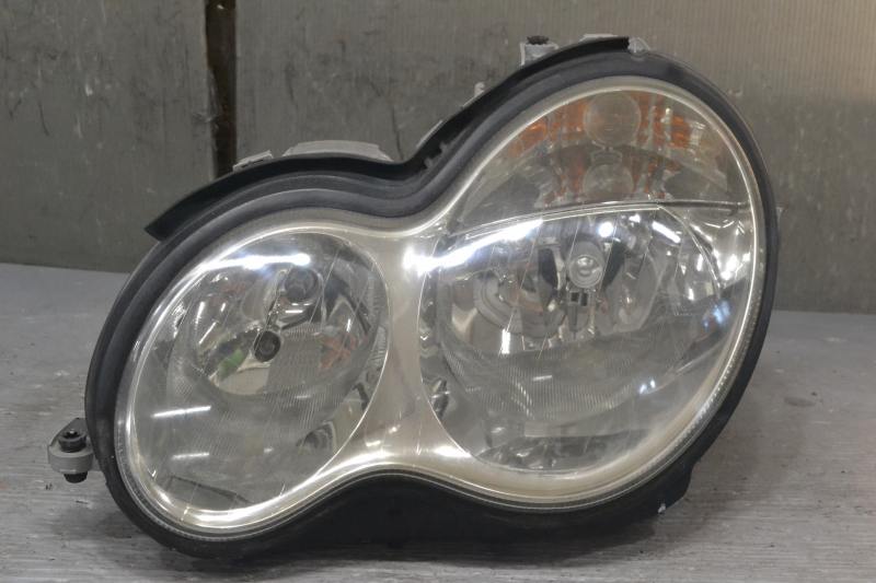 ベンツ C180 コンプレッサー 前期(203246) 純正 破損無 取付OK 動作保証 左 ヘッドライト ハロゲン A20..