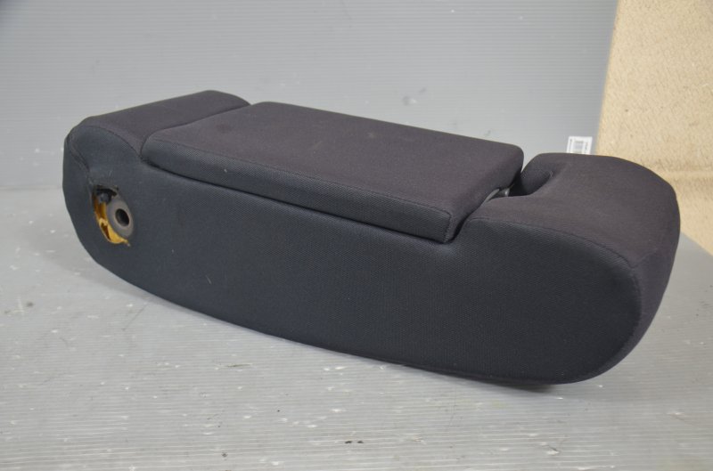 キューブ 前期(BZ11 Z11) 純正 取付OK アームレスト トリム K / 87700-3U100 K065614 中古20221111