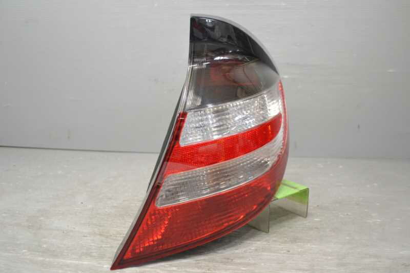 ベンツ C180 コンプレッサー 前期(20374) 純正 破損無 取付OK 動作保証 右 テールランプ テールライト ..