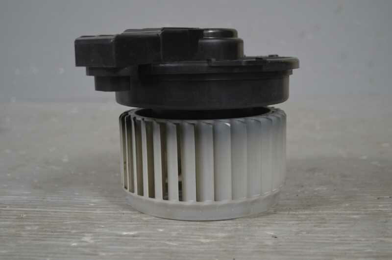 EK ワゴン 前期(H82W) 純正 破損無 取付OK 動作保証 ブロアファン モーター ヒーターモーター K067135 中古20221216