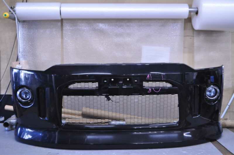 デリカ D5 ローデスト 前期(CV2W CV1W CV4W CV5W) 純正 破損無 取付OK フロントバンパー フォグランプ付 X37 / MZ576609 k078307 中古20231214