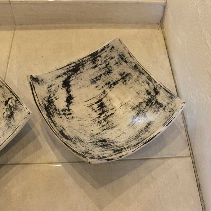 トレイ 小物入れ 器 お皿 アンティークホワイト Lサイズ 陶器 バリ島 ロンボク焼き インテリア雑貨 アジアン雑貨 バリ雑貨 caran2-10006250 アジアン雑貨・家具のカランカラン サンプル画像2