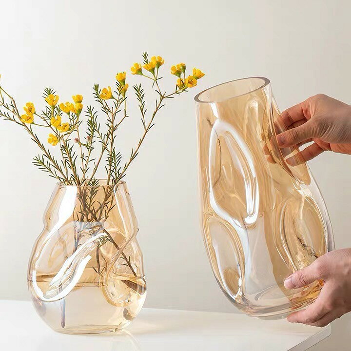 ガラス 花瓶 フラワーベース ベース 透明 北欧 割れない 不規則なガラス花瓶 リビングルーム 造花 かびん 花びん 一輪挿し 装飾 マントルピース テーブル 棚 寝室用の装飾品 おしゃれ 現代 シンプル 花器 家 部屋 玄関 リビング インテリア プレゼント ギフト 高さ18cm 28cm