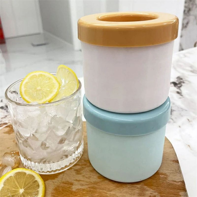 製氷皿 製氷器 製氷皿 3d シリコン円筒形製氷機 1.3cm角氷 60個取 蓋付き アイストレー 新しい 四角氷 取り出しやすい 小分け 密閉ふた付き 可愛い 細長い 小粒 冷凍保存 耐久 家庭用 ウイスキー カクテル コーヒー フルーツやハーブ ソーダストリーム 炭酸水 飲料等