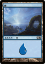 ★マジック:ザ・ギャザリング（Magic: The Gathering） マジック基本セット2013収録 ■カード名：島/Island　 ■タイプ：基本土地 — 島(Island) ■レアリティ：基本土地 (青)　