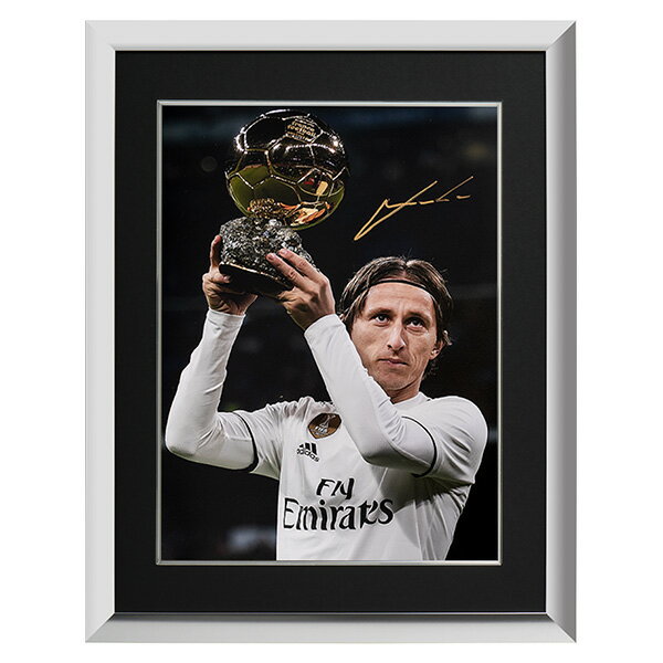 ルカ・モドリッチ 直筆サインフォト レアル・マドリード バロンドール ウィナー 額装 (Luka Modric Signed Real Madrid Photo: Ballon d'Or Winner） 3/12入荷