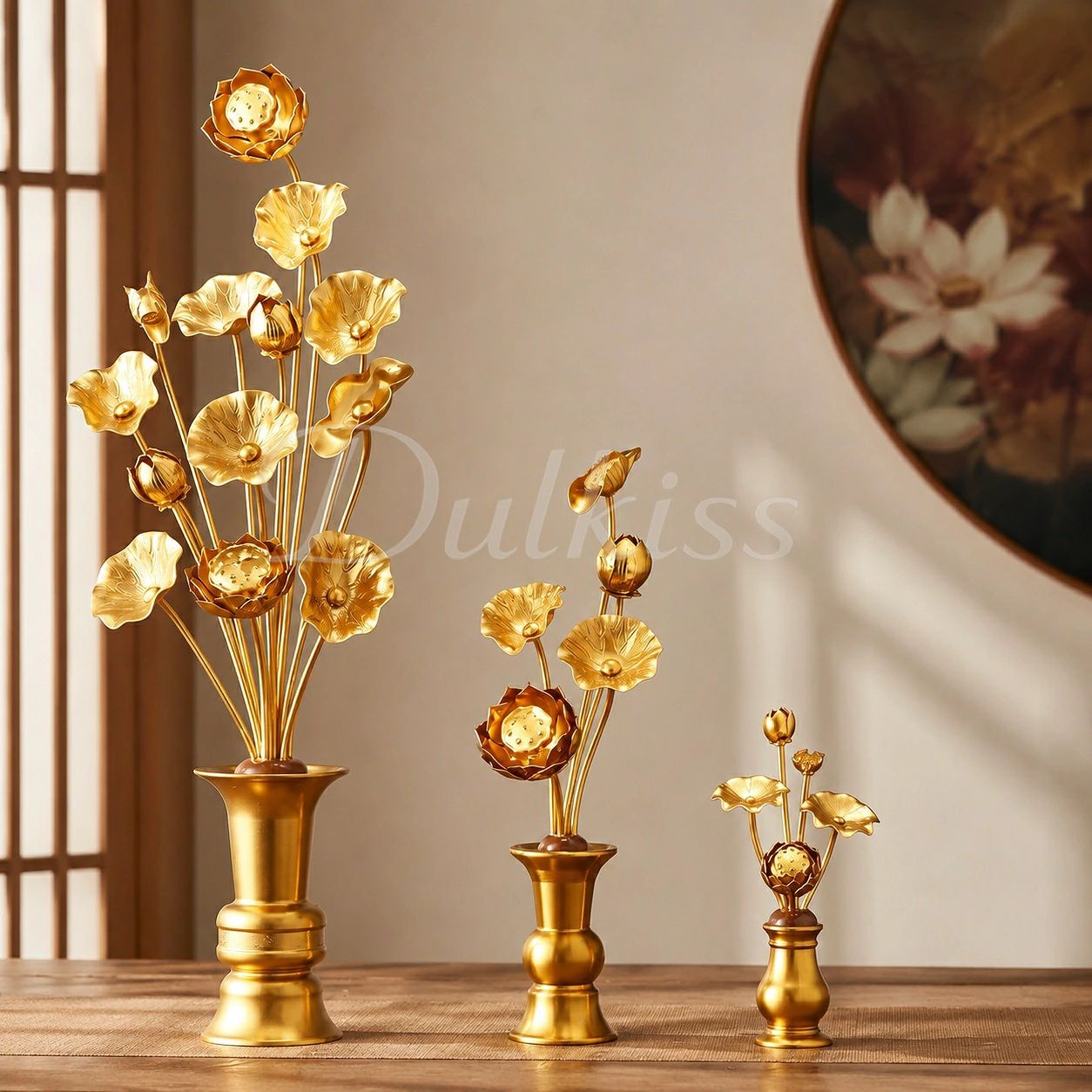 セット・内容： 蓮花*2、花びん*2 花葉本数： S：5本 （M、Lサイズは他のページに販売しております）サイズ：S：高さ13.5cm*幅4.5cm　材質：アルミ、ABS樹脂、アルミニウム合金（花瓶本体）仏教では泥水の中から生じ清浄な美しい蓮花を咲かせる姿が仏の智慧や慈悲の象徴とされ、さまざまに意匠されている。アルミを丹念に加工し、金メッキで仕上げた極上の常花です。生花のように水の交換やお手入れ不要で便利です。お仏壇に常花が入りますと、華やかで全体的に上品になります。◇ 注意事項 ◇※ ご利用のモニターによって、実物と異なる色に表示される場合がございます。※ ラッピング対応しておりませんので、ご了承ください。※輸入品の為日本語説明書は付属しておりません。※輸入品の為予告なくパッケージや仕様が多少変更される場合があります。 ご了承ください。※本商品は新品未使用品ですが、輸入品のため、汚れや傷・ムラがある場合がございます。ご了承ください。※当店ではお客様都合による交換、返金は受け付けておりません。■お客様都合によるキャンセル（商品発送前）ご注文から30分以内は、理由の有無を問わず購入履歴からキャンセルすることが可能です。なお、当店では、ご注文から30分以上過ぎた場合、お客様都合によるキャンセルは承っておりません。あらかじめご了承ください。◇ 配送方法について ◇※ 発送後のキャンセル・送付先の変更はできません。※ 届かない場合や、転居による紛失に関しての補償は一切ありません。ご注文前に、送付先に誤りがないか、部屋番号抜け等がないかを必ずご確認ください。※ 長期不在・表札がない・表札や郵便受けに書かれたお名前がご注文者のお名前と異なる場合、お届けができず自動的に返送となる場合がございます。返送された場合、返送・再配達にかかる送料はお客様負担となります。ご了承ください。◇ 注意事項 ◇★ ご利用のモニターによって、実物と異なる色に表示される場合がございます。★ 製造時期によりデザインや仕様に若干の変更がある場合がございます。ご了承ください。※ 全商品、北海道・沖縄・離島は別途 送料が掛かります。※ ラッピング対応しておりませんので、ご了承ください。※ 商品取り扱いご注意※ 説明書は日本語化されていません。※ 説明書は他製品と共用となっております。記載の内容に一部異なる点がございますが、ご了承ください。.常花 の 仏花 常花セット は お仏壇用仏具 として最適 です。Sサイズ の 花立付き で 高さ 13.5cm 幅 4.5cm の 蓮花 はすはな 2個セット 。冠婚葬祭 や お盆 、命日 、盂蘭盆会 、初盆 、新盆 の 祭壇 や 祭り の 飾り お供え にも使えます。宗教用品 として幅広い 使用シーン に対応しています。。セット・内容： 蓮花*2、花びん*2 花葉本数： S：5本 （M、Lサイズは他のページに販売しております）サイズ：S：高さ13.5cm*幅4.5cm　材質：アルミ、ABS樹脂、アルミニウム合金（花瓶本体）仏教では泥水の中から生じ清浄な美しい蓮花を咲かせる姿が仏の智慧や慈悲の象徴とされ、さまざまに意匠されている。アルミを丹念に加工し、金メッキで仕上げた極上の常花です。生花のように水の交換やお手入れ不要で便利です。お仏壇に常花が入りますと、華やかで全体的に上品になります。◇ 注意事項 ◇※ ご利用のモニターによって、実物と異なる色に表示される場合がございます。※ ラッピング対応しておりませんので、ご了承ください。※輸入品の為日本語説明書は付属しておりません。※輸入品の為予告なくパッケージや仕様が多少変更される場合があります。 ご了承ください。※本商品は新品未使用品ですが、輸入品のため、汚れや傷・ムラがある場合がございます。ご了承ください。※当店ではお客様都合による交換、返金は受け付けておりません。■お客様都合によるキャンセル（商品発送前）ご注文から30分以内は、理由の有無を問わず購入履歴からキャンセルすることが可能です。なお、当店では、ご注文から30分以上過ぎた場合、お客様都合によるキャンセルは承っておりません。あらかじめご了承ください。◇ 配送方法について ◇※ 発送後のキャンセル・送付先の変更はできません。※ 届かない場合や、転居による紛失に関しての補償は一切ありません。ご注文前に、送付先に誤りがないか、部屋番号抜け等がないかを必ずご確認ください。※ 長期不在・表札がない・表札や郵便受けに書かれたお名前がご注文者のお名前と異なる場合、お届けができず自動的に返送となる場合がございます。返送された場合、返送・再配達にかかる送料はお客様負担となります。ご了承ください。◇ 注意事項 ◇★ ご利用のモニターによって、実物と異なる色に表示される場合がございます。★ 製造時期によりデザインや仕様に若干の変更がある場合がございます。ご了承ください。※ 全商品、北海道・沖縄・離島は別途 送料が掛かります。※ ラッピング対応しておりませんので、ご了承ください。※ 商品取り扱いご注意※ 説明書は日本語化されていません。※ 説明書は他製品と共用となっております。記載の内容に一部異なる点がございますが、ご了承ください。.常花 の 仏花 常花セット は お仏壇用仏具 として最適 です。Sサイズ の 花立付き で 高さ 13.5cm 幅 4.5cm の 蓮花 はすはな 2個セット 。冠婚葬祭 や お盆 、命日 、盂蘭盆会 、初盆 、新盆 の 祭壇 や 祭り の 飾り お供え にも使えます。宗教用品 として幅広い 使用シーン に対応しています。。