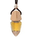 ETONNER [エトネ]The Auto PerfumeETONNER-JAPANフランス人デザイナー：Valerie Normain (Red-dot Design Award受賞）による、自動車用吊り下げタイプ香水の提案。今までの香りだけで選ぶ芳香剤から、デザインを重視した、他とは違うインテリア空間を演出するこだわりの Perfume. へ…クラビは名前の由来のように、南国のリゾートをイメージした新鮮で甘い柑橘系の香りです。トップノートはオレンジミドルノートはスズランキーノートのムスクとタバコの香りによって優しく暖かい誘惑される感情で、あなたを魅了します。仕様詳細■適材適所に最高級の素材を使用■木製キャップに&#201;TONNER 刻印入■専用化粧箱入り香水製油 ： フランス産キャップ ： ドイツ産 (欅)ガラス瓶 ： オーストリア産使用期間：約3ヶ月〜4ヶ月(使用頻度により変わります)ルームミラー吊下げタイプ自動車用香水の取扱説明1.木製キャップを反時計回りに回転させ木製キャップを外し、プラスチックの密封プラグ(中栓)を取り外します。2.木製キャップを締め、最初は5-10秒逆さにし、木製キャップに香水を染み込ませます。（逆さにする時間は、好みの香り濃度に合わせて調整して下さい。）3.製品をルームミラーに吊下げます。4.週1、2回逆さにして香りを調整します。（逆さにする時間や頻度は、好みの香りの濃度に合わせて調整して下さい。) 楽天ペイ決済 この製品は直送となりますため、代引き決済ができません。メーカー在庫がない場合は、ご注文内容確認メールにて納期を改めてご連絡させていただきます。ご了承ください。 この製品は宅配便での配達となります 配送業者をお客様が選択することはできません。 香水　