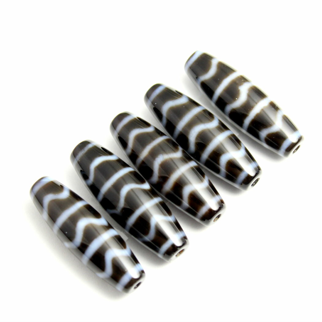 ※特価※【チベット天珠】四線虎牙天珠油潤加工38±1×12±1mm【馬蹄痕】