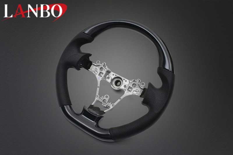 CAR PLUSのLANBO ランボ オリジナルステアリング ガングリップ 黒木目調 サンバートラックグランドキャブ S500J:前期/S510J:前期 LSD006A｜アングル2