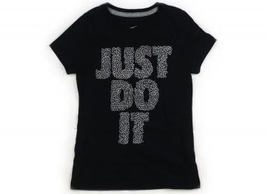 　ブランド 　NIKE(ナイキ) 　カテゴリー 　Tシャツ・カットソー 　サイズ 　100サイズ 　色 　黒・プリント 　状態 　★★★ 　記名 　あり（タグ） 　ジャンル 　Boy 実際のサイズ表記はXSです。全体に使用感はありますが、まだまだ普段着として活躍してくれそうです。 ＊【状態】【サイズ】に関しての詳しい説明はこちら