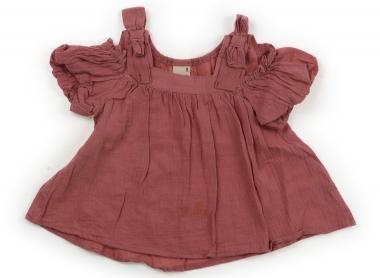 　ブランド 　petit main(プティマイン) 　カテゴリー 　シャツ・ブラウス 　サイズ 　80サイズ 　色 　ダスティピンク 　状態 　★★ 　記名 　なし 　ジャンル 　Girl AJUGAコラボです。腹部に3cm程のシミあり。若干の毛羽立ちがありますが、まだお使いいただけそうです。 ＊【状態】【サイズ】に関しての詳しい説明はこちら