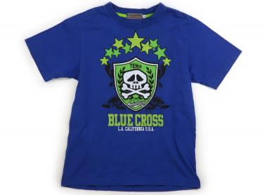 　ブランド 　BLUE CROSS(ブルークロス) 　カテゴリー 　Tシャツ・カットソー 　サイズ 　150サイズ 　色 　ブルー 　状態 　★★ 　記名 　なし 　ジャンル 　Boy 実際のサイズ表記はM。背中上部にペン汚れあり。お腹付近に複数のシミあり。白っぽい色褪せと毛羽立ちがありますが、普段使いにいかがでしょうか。 ＊【状態】【サイズ】に関しての詳しい説明はこちら