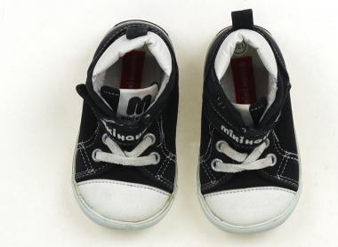 ミキハウス miki HOUSE スニーカー 靴13cm〜 男の子 ブラック 子供服 ベビー服 キッズ アウトレット ユーズド 【中古】キッズ・ベビー・マタニティのサムネイル
