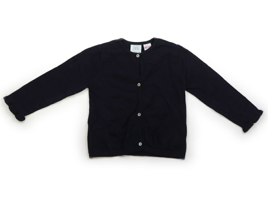 　ブランド 　ZARA(ザラ) 　カテゴリー 　カーディガン 　サイズ 　90サイズ 　色 　ネイビー 　状態 　★★★ 　記名 　あり（タグ） 　ジャンル 　Girl 18-24MONTHS/92CM表記。素材タグが切られています。オールシーズン着られそうな生地感です。毛羽立ちと少し毛玉はありますがまだまだお使い頂けそうです。 ＊【状態】【サイズ】に関しての詳しい説明はこちら