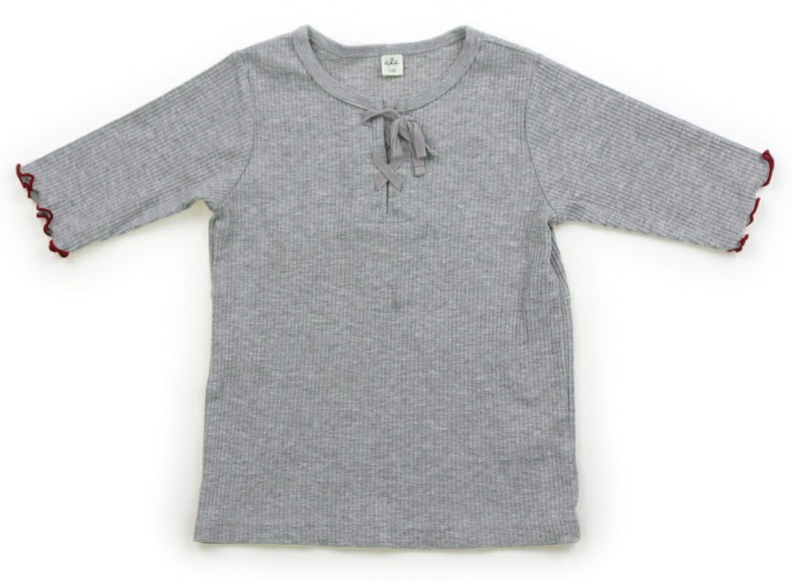 　ブランド 　apres les cours(アプレレクール) 　カテゴリー 　Tシャツ・カットソー 　サイズ 　110サイズ 　色 　グレー 　状態 　★★（返品不可） 　記名 　なし 　ジャンル 　Girl リブカットソー。腹部中央と背中に油シミがあります。お手入れ次第でまだお使い頂けそうです。 ＊【状態】【サイズ】に関しての詳しい説明はこちら