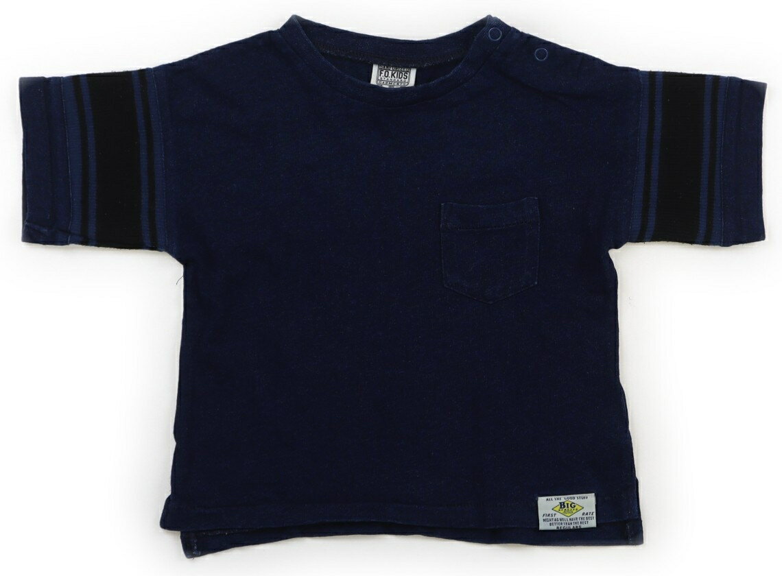 　ブランド 　F.O.KIDS(FOキッズ) 　カテゴリー 　Tシャツ・カットソー 　サイズ 　95サイズ 　色 　ネイビー　黒 　状態 　★★★ 　記名 　なし 　ジャンル 　Boy 綿100％素材で、リブ部分は伸縮性のあるポリエステル素材。多少の色褪せやリブ部分に毛玉が見られますが、まだお使いいただけそうです。 ＊【状態】【サイズ】に関しての詳しい説明はこちら