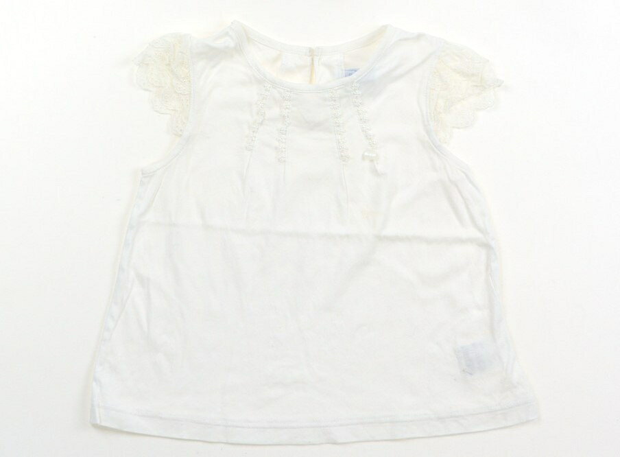 　ブランド 　Tartine et Chocolat(タルティーヌエショコラ) 　カテゴリー 　Tシャツ・カットソー 　サイズ 　110サイズ 　色 　オフホワイト・レース 　状態 　★★（返品不可） 　記名 　なし 　ジャンル 　Girl 前身頃に、薄き小さなシミが複数あります。普段使いにいかがでしょうか。 ＊【状態】【サイズ】に関しての詳しい説明はこちら