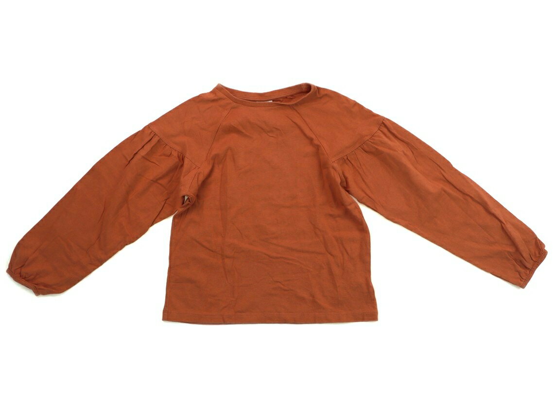 　ブランド 　ZARA(ザラ) 　カテゴリー 　Tシャツ・カットソー 　サイズ 　150サイズ 　色 　テラコッタオレンジ 　状態 　★★★ 　記名 　なし 　ジャンル 　Girl 実際のサイズ表記は、152cm。やや短めの丈感です。毛羽立ち・洗いざらし感があります。 ＊【状態】【サイズ】に関しての詳しい説明はこちら