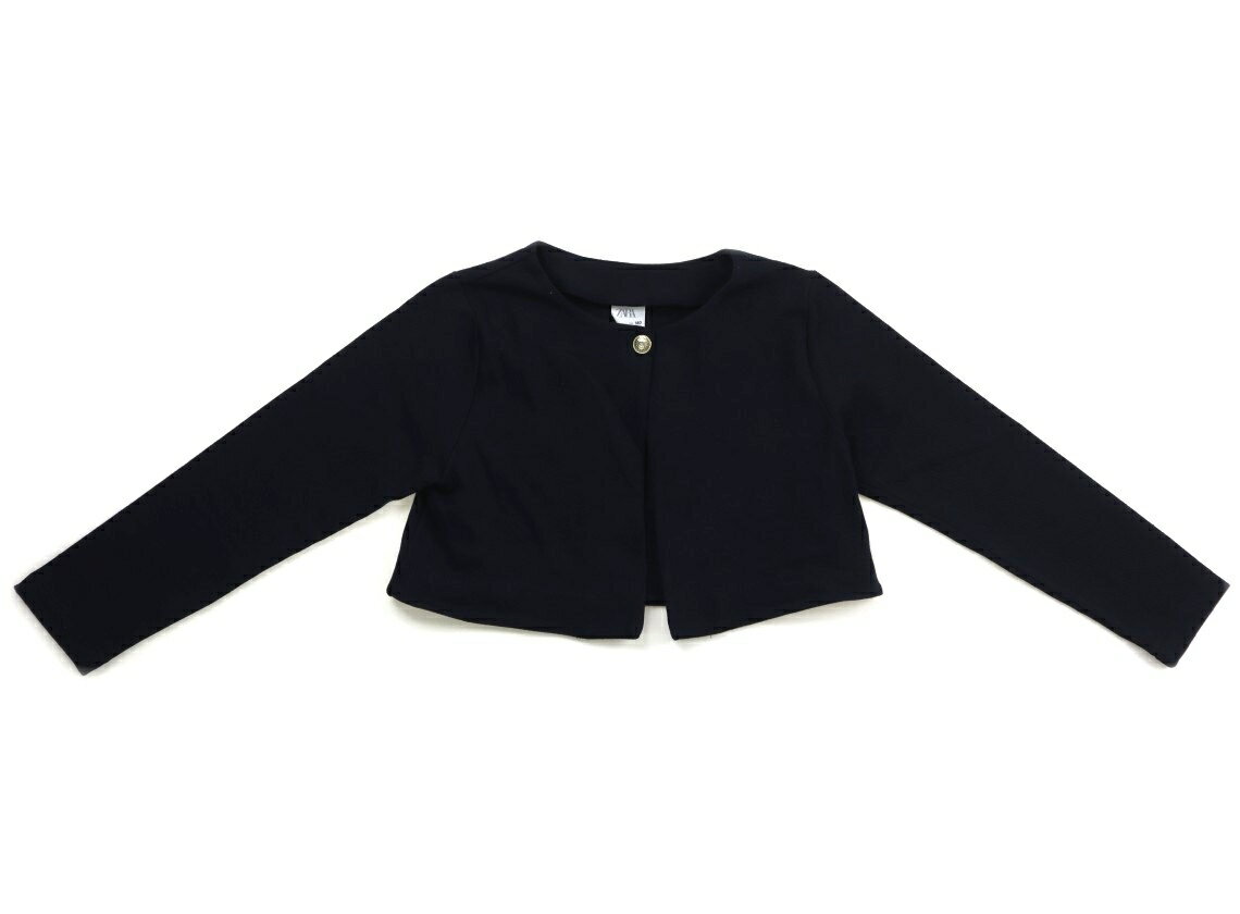 　ブランド 　ZARA(ザラ) 　カテゴリー 　カーディガン 　サイズ 　140サイズ 　色 　濃紺 　状態 　★★★★ 　記名 　なし 　ジャンル 　Girl 裏地なし。目立った汚れのない良品です。 ＊【状態】【サイズ】に関しての詳しい説明はこちら