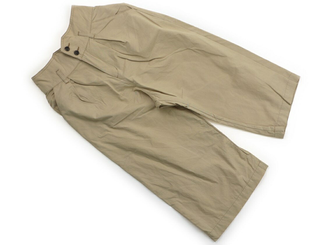 　ブランド 　pom ponette(ポンポネット) 　カテゴリー 　パンツ 　サイズ 　160サイズ 　色 　ベージュ 　状態 　★★★ 　記名 　なし 　ジャンル 　Girl 軽い薄手綿ポリ。サイズ調整ゴムが付いています。内側に肩ストラ...