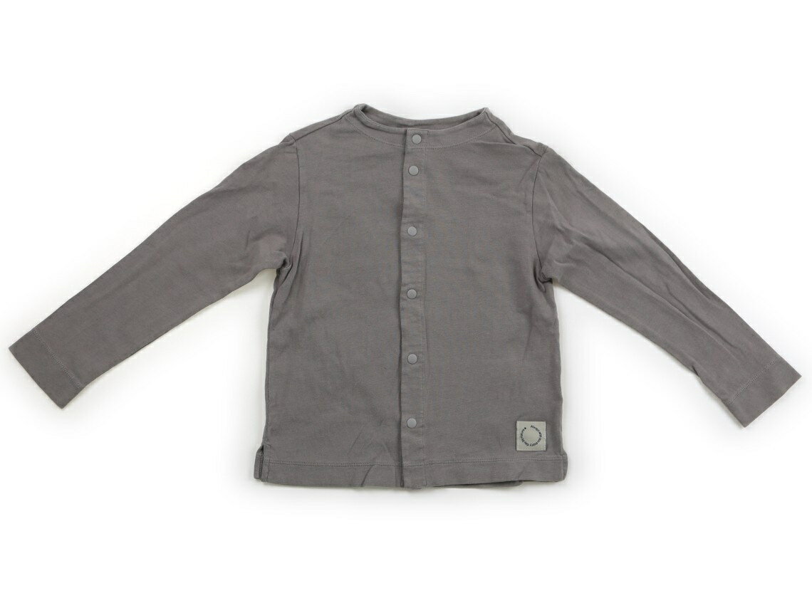 　ブランド 　Seraph(セラフ) 　カテゴリー 　カーディガン 　サイズ 　120サイズ 　色 　グレー 　状態 　★★ 　記名 　なし 　ジャンル 　Boy 全体に色あせ・毛羽立ちに伴う白っぽさが見られます。使用感強めです。 ＊【状態】【サイズ】に関しての詳しい説明はこちら