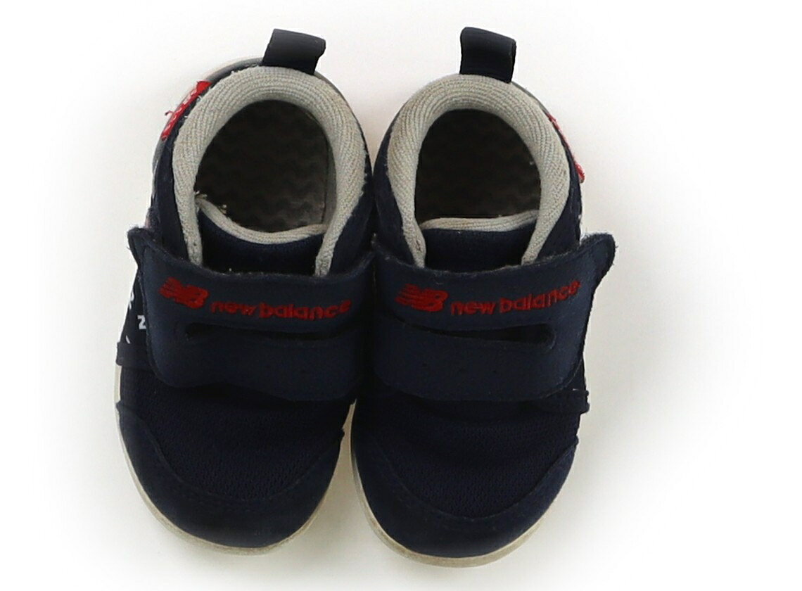 　ブランド 　New Balance(ニューバランス) 　カテゴリー 　スニーカー 　サイズ 　靴12cm〜 　色 　ネイビー・レッド 　状態 　★★ 　記名 　なし 　ジャンル 　Boy 12.0cmです。インソールの汚れ、毛玉がかなり強く見られます。遊び用にいかがでしょうか。 ＊【状態】【サイズ】に関しての詳しい説明はこちら
