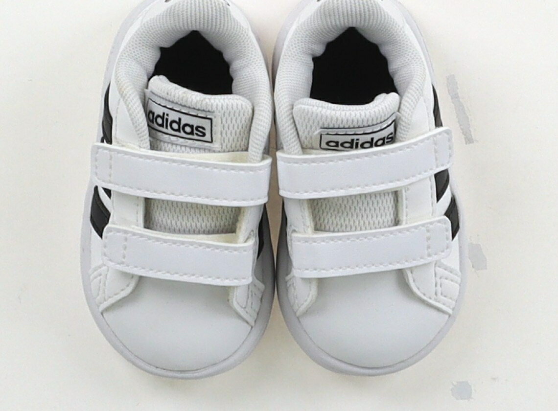 ADIDAS - アディダス Adidas スニーカー 靴ベビー12cm以下 男の子 ホワイト・ブラック 子供服 ベビー服 キッズ アウトレット ユーズド 【中古】キッズ・ベビー・マタニティ