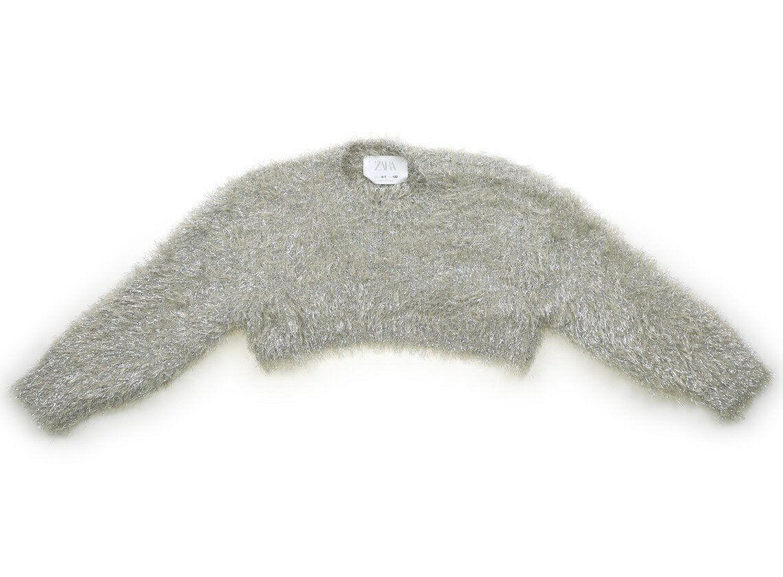 　ブランド 　ZARA(ザラ) 　カテゴリー 　ニット・セーター 　サイズ 　120サイズ 　色 　アイボリー・シルバー 　状態 　★★★★ 　記名 　なし 　ジャンル 　Girl 実際のサイズ表記は6-7/120cm。ナイロン・メタル加工繊維混ポリエステル素材、シャギー生地。サイドネックポイントからの総丈約22cm。目立つ汚れはなくまだまだお使いいただけそうです。 ＊【状態】【サイズ】に関しての詳しい説明はこちら