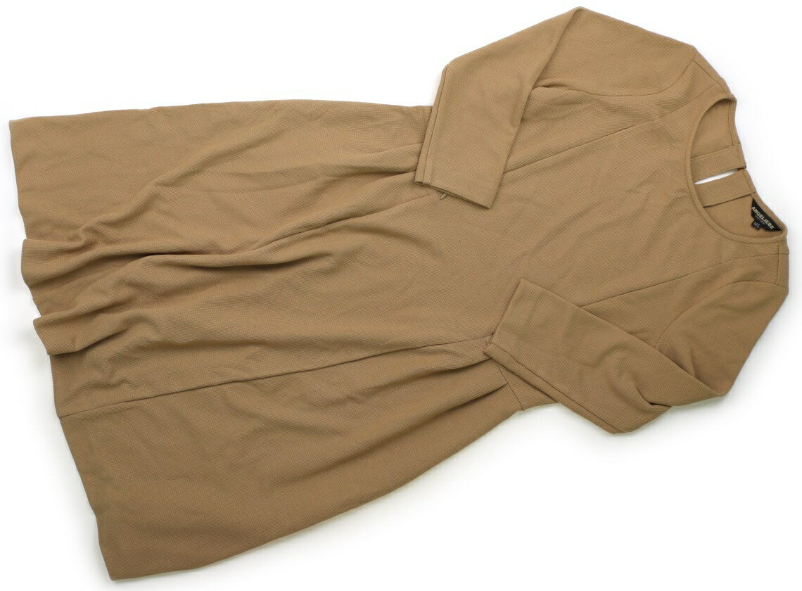 　ブランド 　Angeliebe(エンジェリーベ) 　カテゴリー 　マタニティワンピース 　サイズ 　ママ向けアイテム 　色 　ベージュ 　状態 　★★★★ 　記名 　なし 　ジャンル 　Mother 実際のサイズ表記はM/Lですが実寸は、肩幅約35.6 cm、サイドネックポイントから総丈約100.4 cm、胸囲約44.7cm(×2平置き実寸)、袖丈約50cm。カットソー生地。両胸に授乳口の縦向きファスナーがあります。使用感はありますが、綺麗な状態です。 ＊【状態】【サイズ】に関しての詳しい説明はこちら