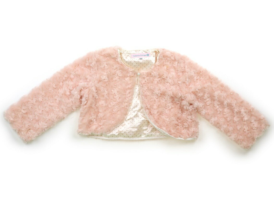 　ブランド 　Catherine Cottage(キャサリン・コテージ) 　カテゴリー 　カーディガン 　サイズ 　120サイズ 　色 　コーラル 　状態 　★★ 　記名 　なし 　ジャンル 　Girl フラワーデザインのファー生地。ボタン開き。左胸に薄く空路っぽい汚れがあります。他は型崩れもなく、いい状態です。お手入れ次第でまだまだお使いいただけます。 ＊【状態】【サイズ】に関しての詳しい説明はこちら