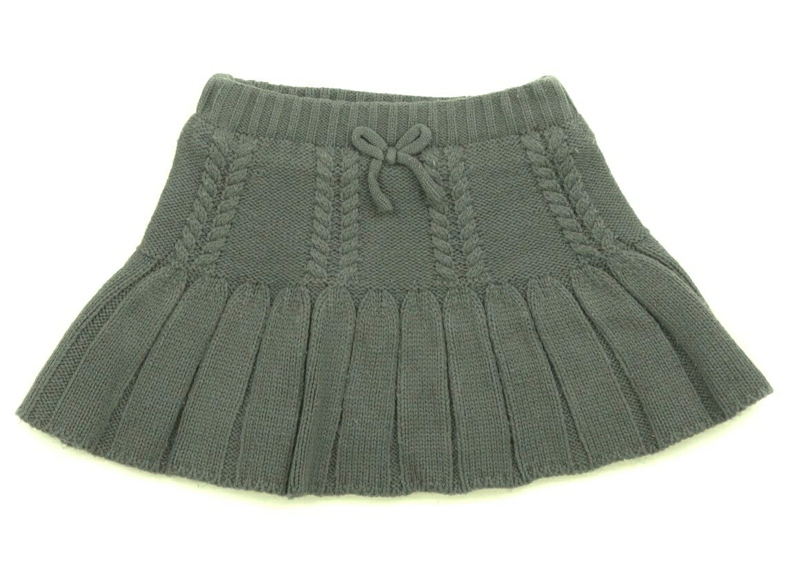 　ブランド 　petit main(プティマイン) 　カテゴリー 　スカート 　サイズ 　80サイズ 　色 　スモーキーグリーン 　状態 　★★★ 　記名 　なし 　ジャンル 　Girl アクリル・ナイロン素材のニット地。インナーパンツ一体...