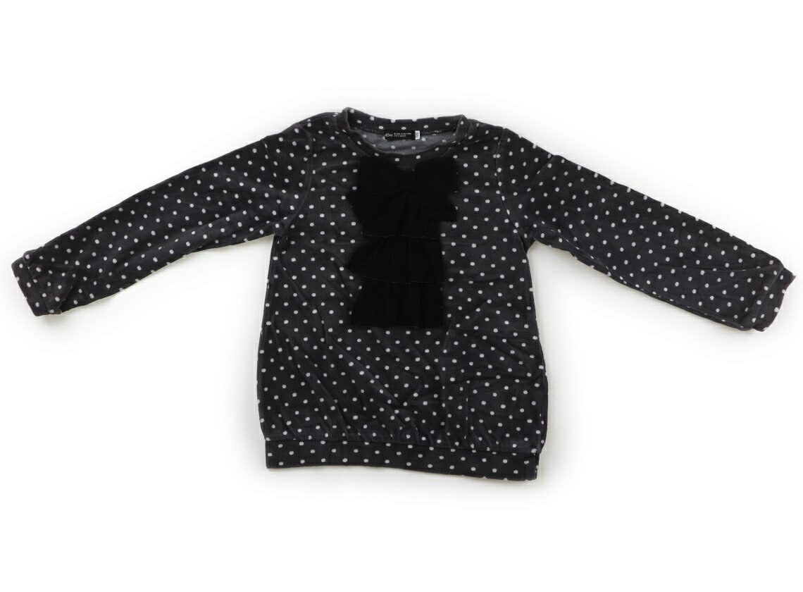 　ブランド 　BeBe(べべ) 　カテゴリー 　トレーナー・プルオーバー 　サイズ 　120サイズ 　色 　グレー・ドット 　状態 　★★★ 　記名 　なし 　ジャンル 　Girl パイルベロア素材。やや毛羽立ちがあります。 ＊【状態】【サイズ】に関しての詳しい説明はこちら