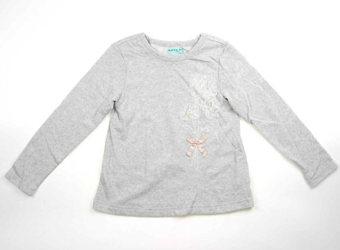 　ブランド 　HAKKA(ハッカ) 　カテゴリー 　トレーナー・プルオーバー 　サイズ 　130サイズ 　色 　シルバー、グレー 　状態 　★★★★ 　記名 　なし 　ジャンル 　Girl プルオーバー地。全体にやや毛羽立ちがありますが、他は型崩れもなく、いい状態です。まだまだ普段着として活躍してくれそうです。 ＊【状態】【サイズ】に関しての詳しい説明はこちら