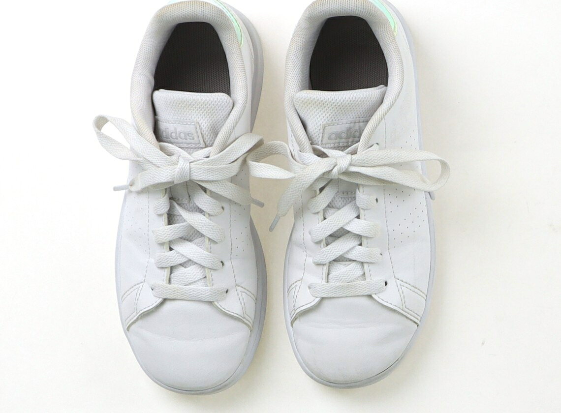 アディダス Adidas スニーカー 靴20cm〜 女の子 ホワイト・ホログラム 子供服 ベビー服 キッズ アウトレット ユーズド 【中古】キッズ・ベビー・マタニティ