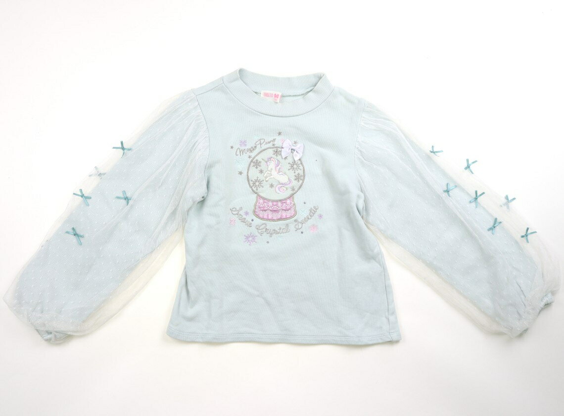 　ブランド 　mezzo piano(メゾピアノ) 　カテゴリー 　トレーナー・プルオーバー 　サイズ 　130サイズ 　色 　ライトミントグリーン・刺しゅう 　状態 　★★ 　記名 　なし 　ジャンル 　Girl 全体的に毛羽立ちがあります。袖口に薄汚れ・毛玉感があります。胸元に黒っぽいペン跡があります。洗い替え用にいかがでしょうか。 ＊【状態】【サイズ】に関しての詳しい説明はこちら