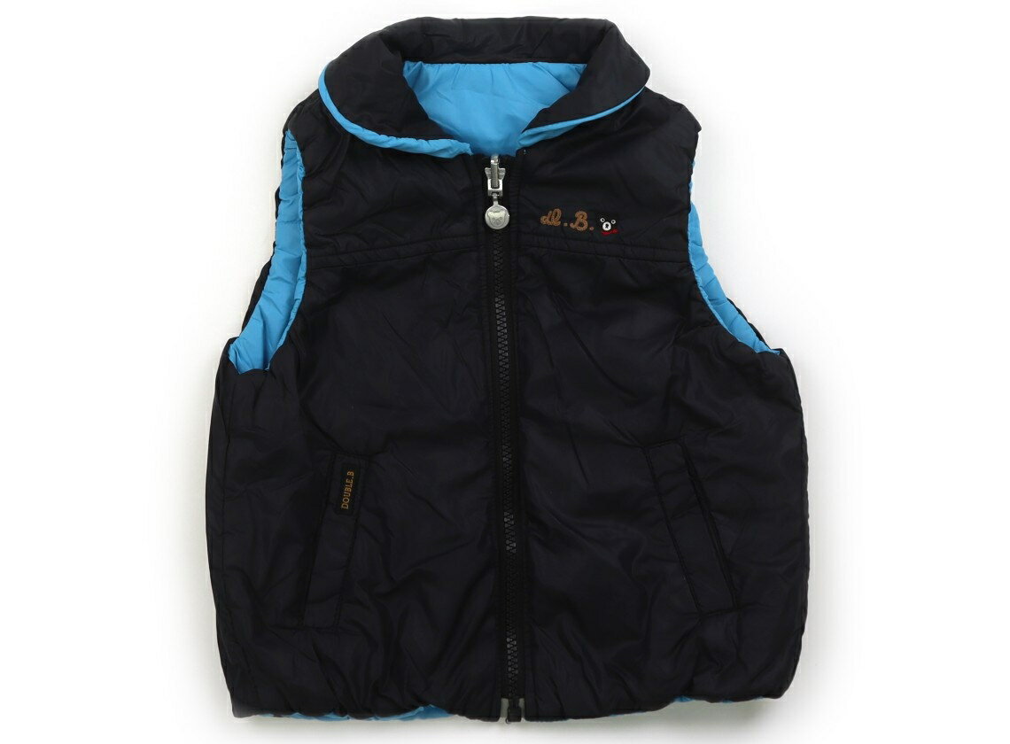 　ブランド 　Double B(ダブルB) 　カテゴリー 　ベスト 　サイズ 　90サイズ 　色 　ブラック・ライトブルー 　状態 　★★★★ 　記名 　なし 　ジャンル 　Boy ナイロン素材。中綿入り。リバーシブル仕様。目立った汚れのない良品です。 ＊【状態】【サイズ】に関しての詳しい説明はこちら