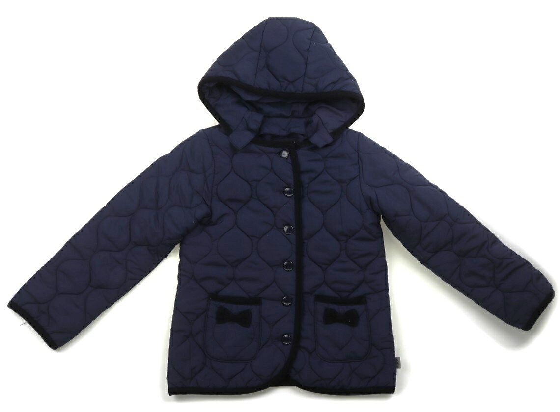 　ブランド 　BeBe(べべ) 　カテゴリー 　コート・ジャンパー 　サイズ 　130サイズ 　色 　ネイビー 　状態 　★★★ 　記名 　なし 　ジャンル 　Girl キルティング素材。パイピングはコーデュロイです。フードの取り外しが可能...