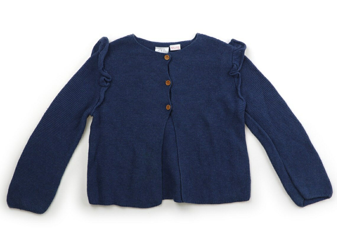 　ブランド 　ZARA(ザラ) 　カテゴリー 　カーディガン 　サイズ 　100サイズ 　色 　青 　状態 　★★ 　記名 　あり（タグ） 　ジャンル 　Girl 3-4YEARS/104CM表記。品質タグが切られています。おそらく綿ニット。毛玉があり、お腹や袖あたりに緑色っぽい変色がありますがまだお使いいただけそうです。 ＊【状態】【サイズ】に関しての詳しい説明はこちら