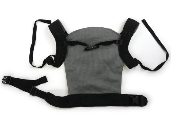 　ブランド 　mont-bell(モンベル) 　カテゴリー 　抱っこひも・スリング 　サイズ 　ママ向けアイテム 　色 　黒、グレー 　状態 　★★★ 　記名 　なし 　ジャンル 　Baby ポケッタブルベビーキャリアです。対面抱き：腰がす...