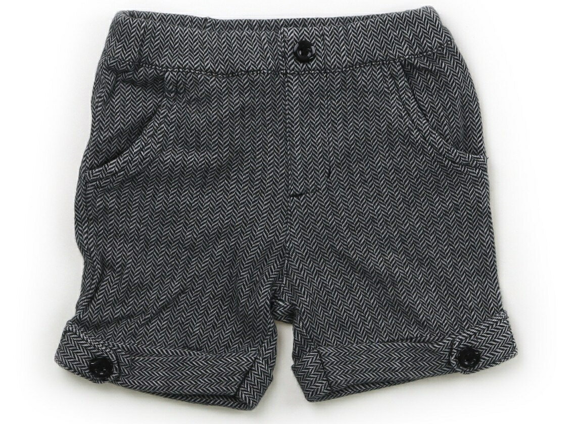 　ブランド 　BeBe(べべ) 　カテゴリー 　ショートパンツ 　サイズ 　90サイズ 　色 　黒、白 　状態 　★★★ 　記名 　なし 　ジャンル 　Boy ウエストのゴムは交換穴があります。ややヨレはありますが、まだまだお使い頂けそうで...