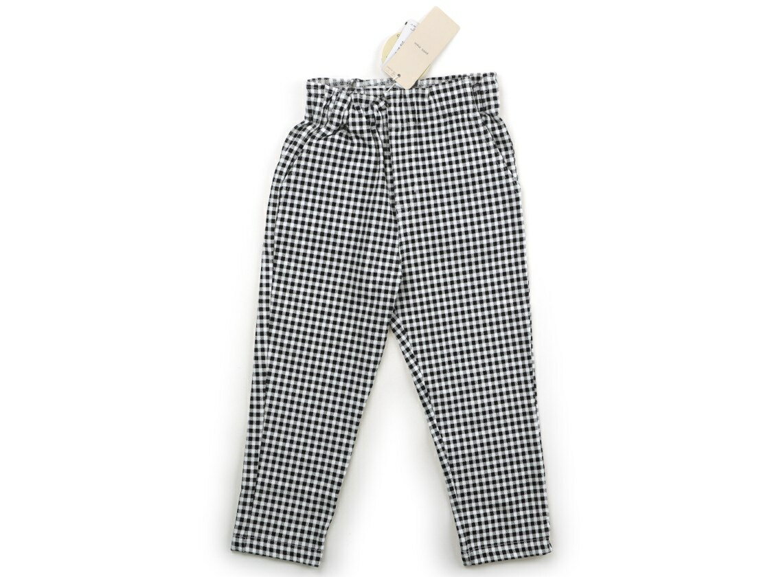 　ブランド 　petit main(プティマイン) 　カテゴリー 　パンツ 　サイズ 　100サイズ 　色 　ブラック・ホワイト・チェック 　状態 　N 　記名 　なし 　ジャンル 　Girl 新品タグ付き。ポリウレタン・ポリエステル混コッ...