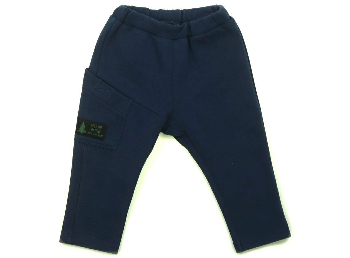 　ブランド 　Noeil(ノイユ) 　カテゴリー 　スウェットパンツ 　サイズ 　90サイズ 　色 　ネイビー 　状態 　★★★ 　記名 　なし 　ジャンル 　Boy コットン・ポリエステル・ポリウレタン素材。ポンチ調生地。ウエストは総ゴム...