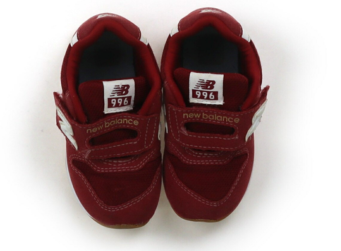 　ブランド 　New Balance(ニューバランス) 　カテゴリー 　スニーカー 　サイズ 　靴14cm〜 　色 　ワインレッド 　状態 　★★★ 　記名 　なし 　ジャンル 　Boy 14.5cm表記。履きヨレ、マジックテープの『N』部分に汚れ、中敷きにシールのはがし跡あり。普段使いにいかがでしょうか。 ＊【状態】【サイズ】に関しての詳しい説明はこちら