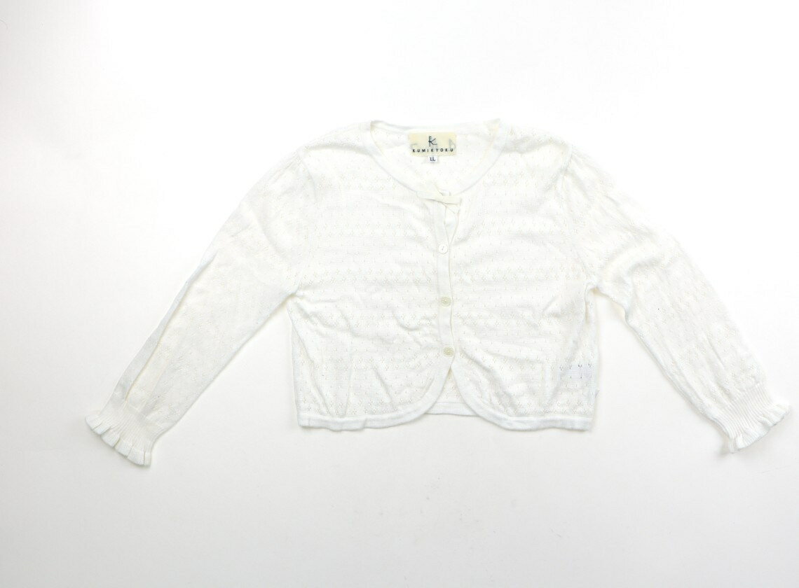 　ブランド 　Kumikyoku(組曲) 　カテゴリー 　カーディガン 　サイズ 　130サイズ 　色 　ホワイト 　状態 　★★★★ 　記名 　なし 　ジャンル 　Girl レーヨン・コットン素材のパターンメッシュニット地。実際のサイズ表記は、LL。目立った汚れのない良品です。 ＊【状態】【サイズ】に関しての詳しい説明はこちら