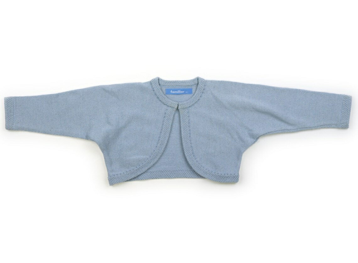 　ブランド 　familiar(ファミリア) 　カテゴリー 　カーディガン 　サイズ 　90サイズ 　色 　水色 　状態 　★★★ 　記名 　なし 　ジャンル 　Girl ラメ感のあるニット生地。ビーズが編まれています。袖に毛玉感があります。首元に薄いですが、広範囲にシミがあります。 ＊【状態】【サイズ】に関しての詳しい説明はこちら